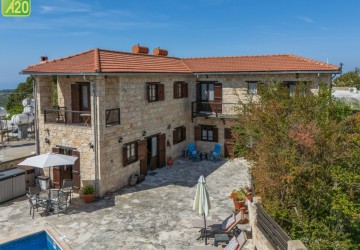 4 Bedroom Detached Villa in Arodes, Paphos