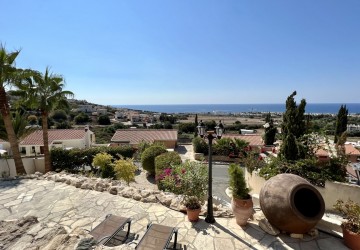 4 Bedroom Detached Villa in Chlorakas, Paphos