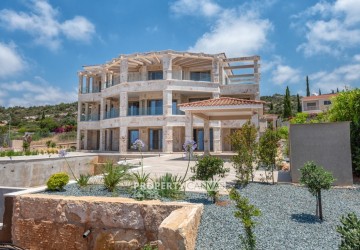 7 Bedroom Detached Villa in Peyia - St. George, Paphos