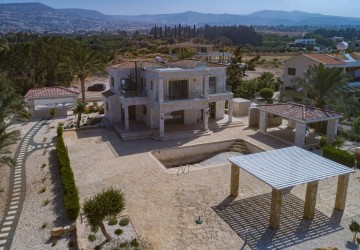 Detached Villa For Sale  in  Peyia
