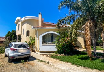 Detached Villa For Sale  in  Emba