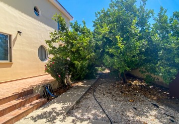 Detached Villa For Sale  in  Emba