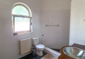 Detached Villa For Sale  in  Emba