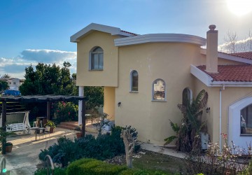 Detached Villa For Sale  in  Emba