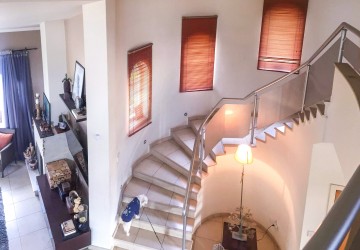 Detached Villa For Sale  in  Emba