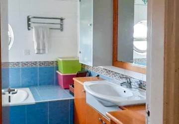 Detached Villa For Sale  in  Emba