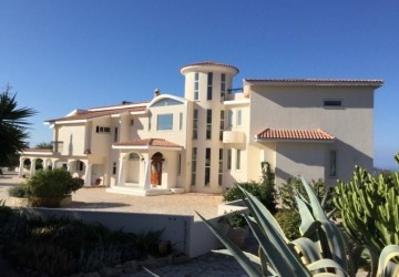 6 Bedroom Detached Villa in Tala, Paphos