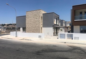 Detached Villa For Sale  in  Kato Paphos - Universal