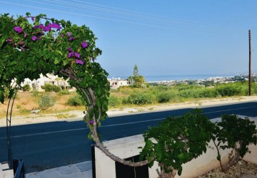 Town House For Rent  in  Chlorakas