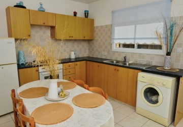 Town House For Rent  in  Chlorakas