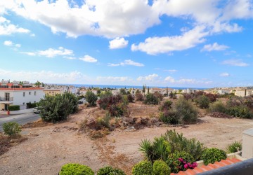 Town House For Sale  in  Peyia