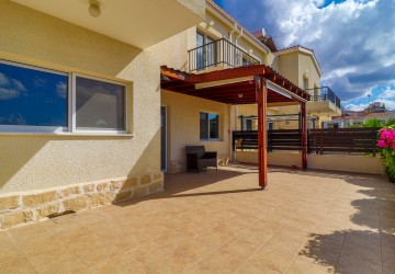 Town House For Sale  in  Peyia