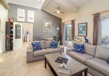 Bungalow For Sale  in  Lasa