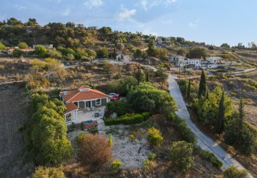 Bungalow For Sale  in  Lasa