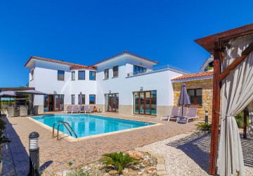 4 Bedroom Detached Villa in Peyia - Coral Bay, Paphos