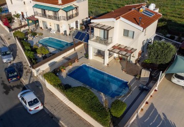 Detached Villa For Sale  in  Anarita