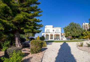 Detached Villa For Sale  in  Secret Valley