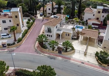 Detached Villa For Sale  in  Secret Valley