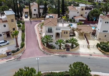 Detached Villa For Sale  in  Secret Valley