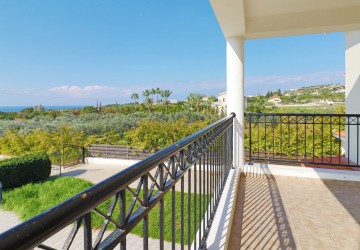 Detached Villa For Sale  in  Peyia