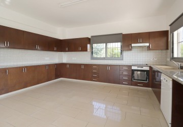 Detached Villa For Sale  in  Peyia