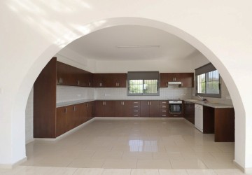 Detached Villa For Sale  in  Peyia