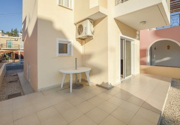 Detached Villa For Rent  in  Kato Paphos - Universal