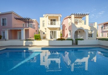 2 Bedroom Detached Villa in Kato Paphos - Universal, Paphos