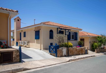4 Bedroom Detached Villa in Tsada, Paphos