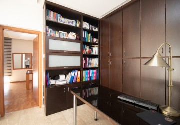 Detached Villa For Sale  in  City center