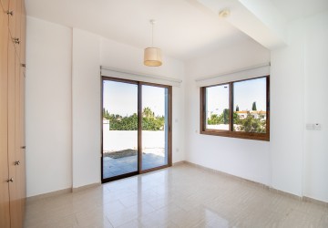 Detached Villa For Sale  in  Peyia - St. George