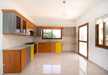 Detached Villa For Sale  in  Peyia - St. George