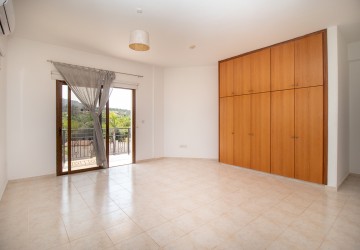 Detached Villa For Sale  in  Peyia - St. George