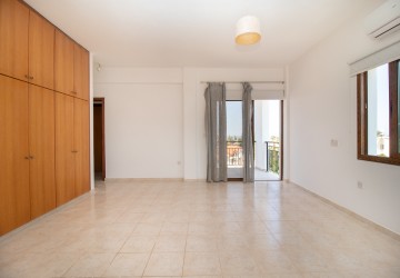 Detached Villa For Sale  in  Peyia - St. George