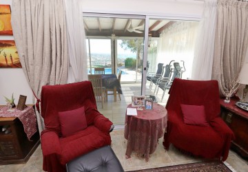 Bungalow For Sale  in  Peyia
