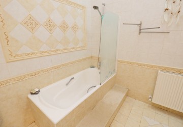Bungalow For Sale  in  Peyia