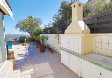 Bungalow For Sale  in  Peyia