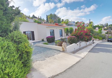 Bungalow For Sale  in  Tala - Kamares