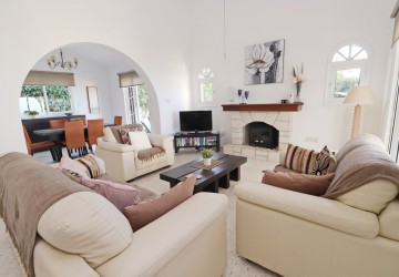 Bungalow For Sale  in  Tala - Kamares