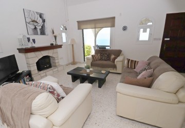 Bungalow For Sale  in  Tala - Kamares