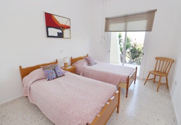 Bungalow For Sale  in  Tala - Kamares