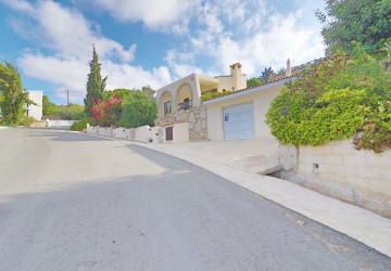 Bungalow For Sale  in  Tala - Kamares