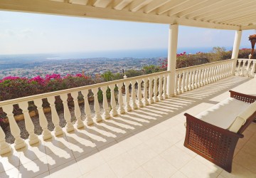 Detached Villa For Sale  in  Peyia