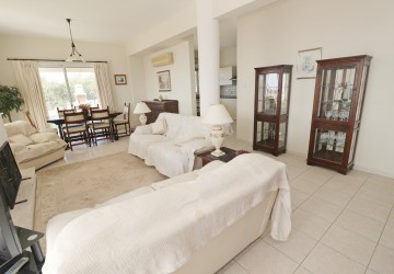 Detached Villa For Sale  in  Peyia