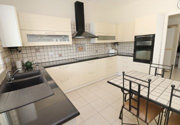 Detached Villa For Sale  in  Peyia