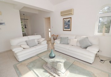 Detached Villa For Sale  in  Peyia