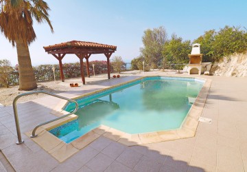 Detached Villa For Sale  in  Peyia