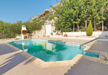 Detached Villa For Sale  in  Peyia
