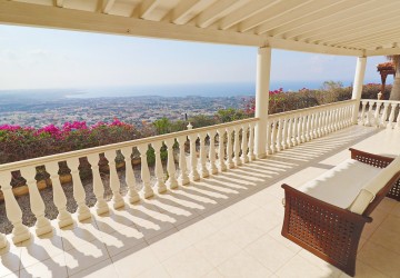 Detached Villa For Sale  in  Peyia