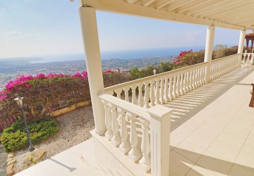 Detached Villa For Sale  in  Peyia